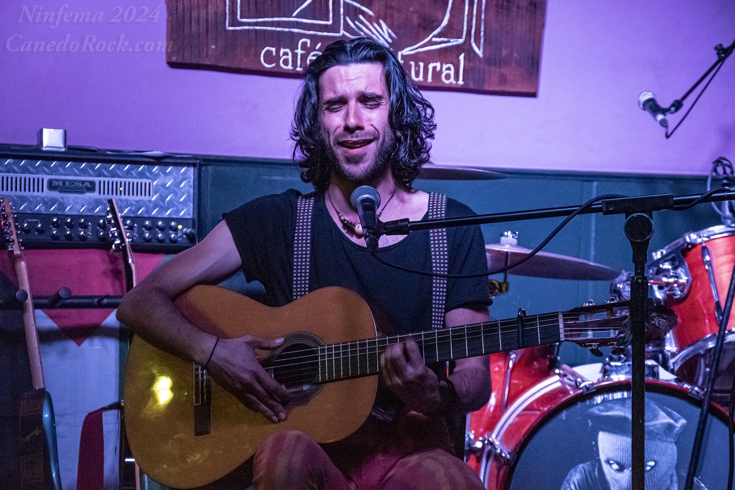 Loita Amada + Peitoescuro. Café Auriense. Ourense.
