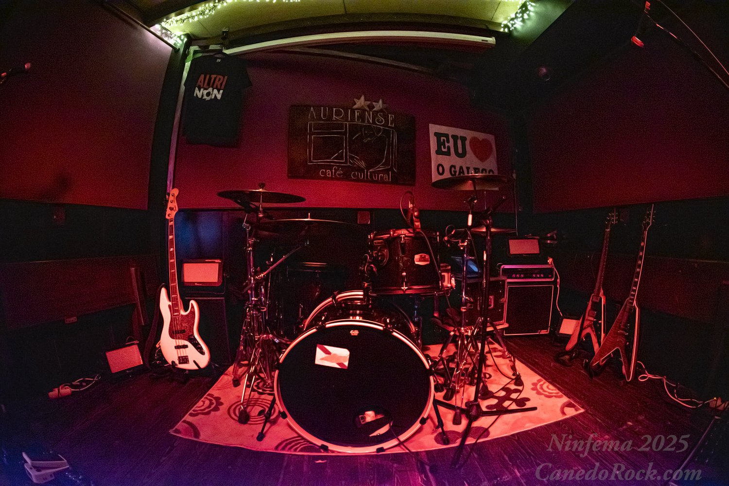 Stoned At Pompeii. Café Auriense. Ourense.